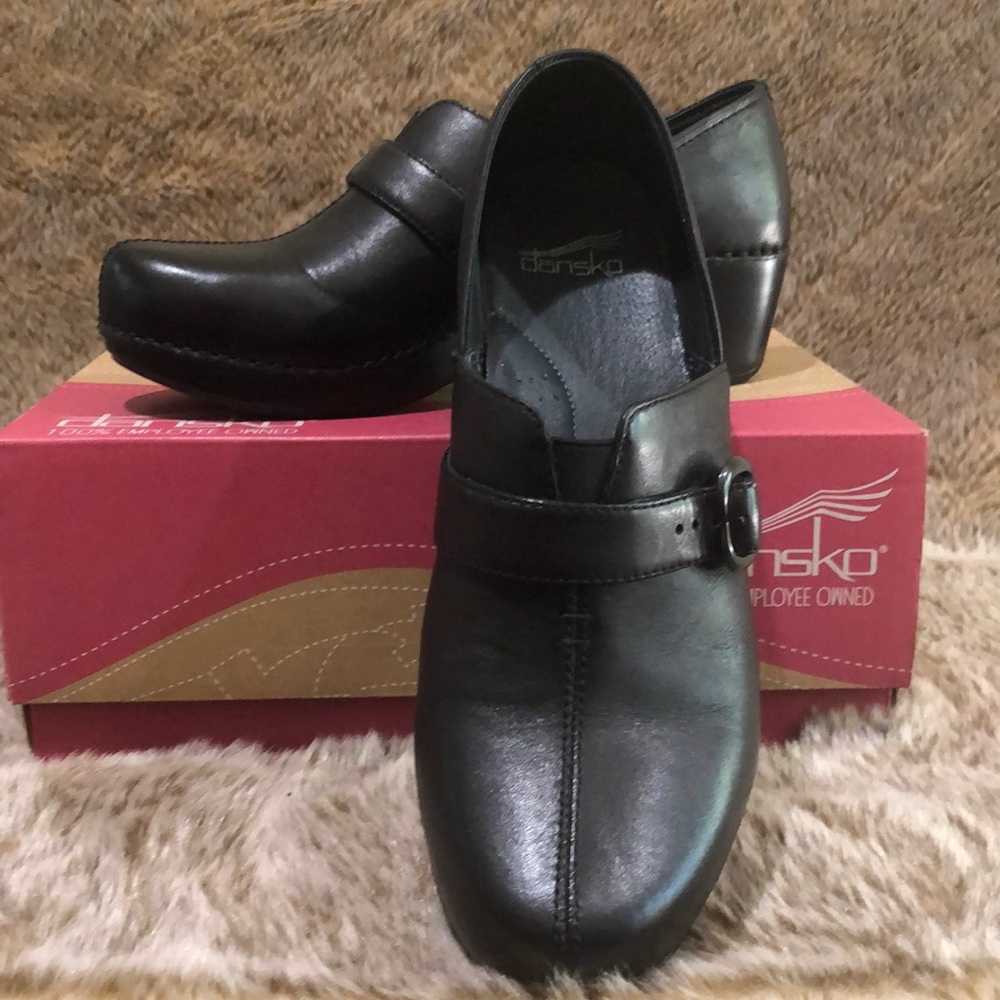 Like New - Dansko Tamara Clog, Color Black, Size 40